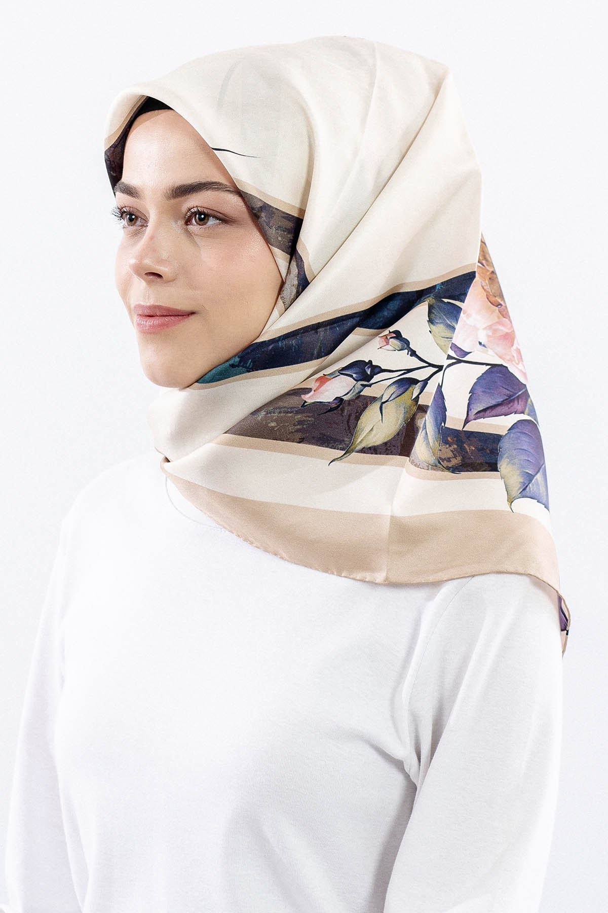 Dg18337 İpek Eşarp Çizgili Çiçek Twill Kumaş - Bej