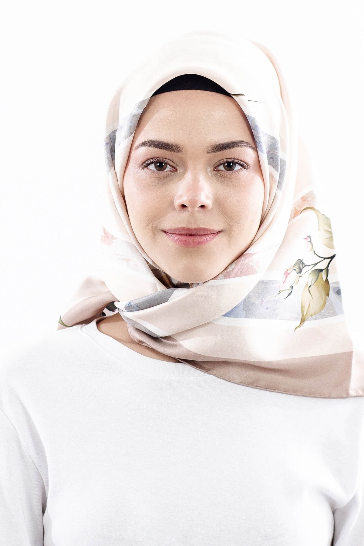 Dg18337 İpek Eşarp Çizgili Çiçek Twill Kumaş - Gül