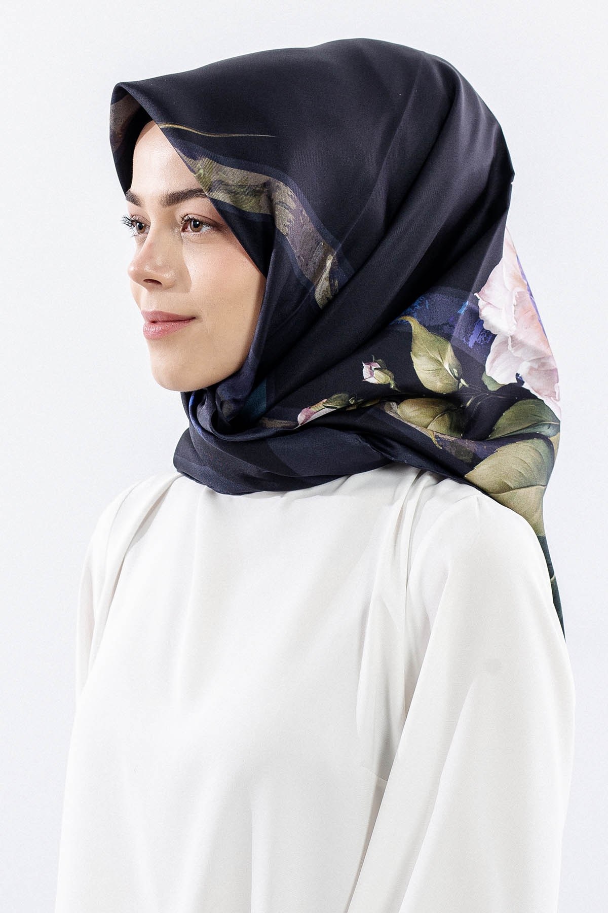 Dg18337 İpek Eşarp Çizgili Çiçek Twill Kumaş - K Lacivert