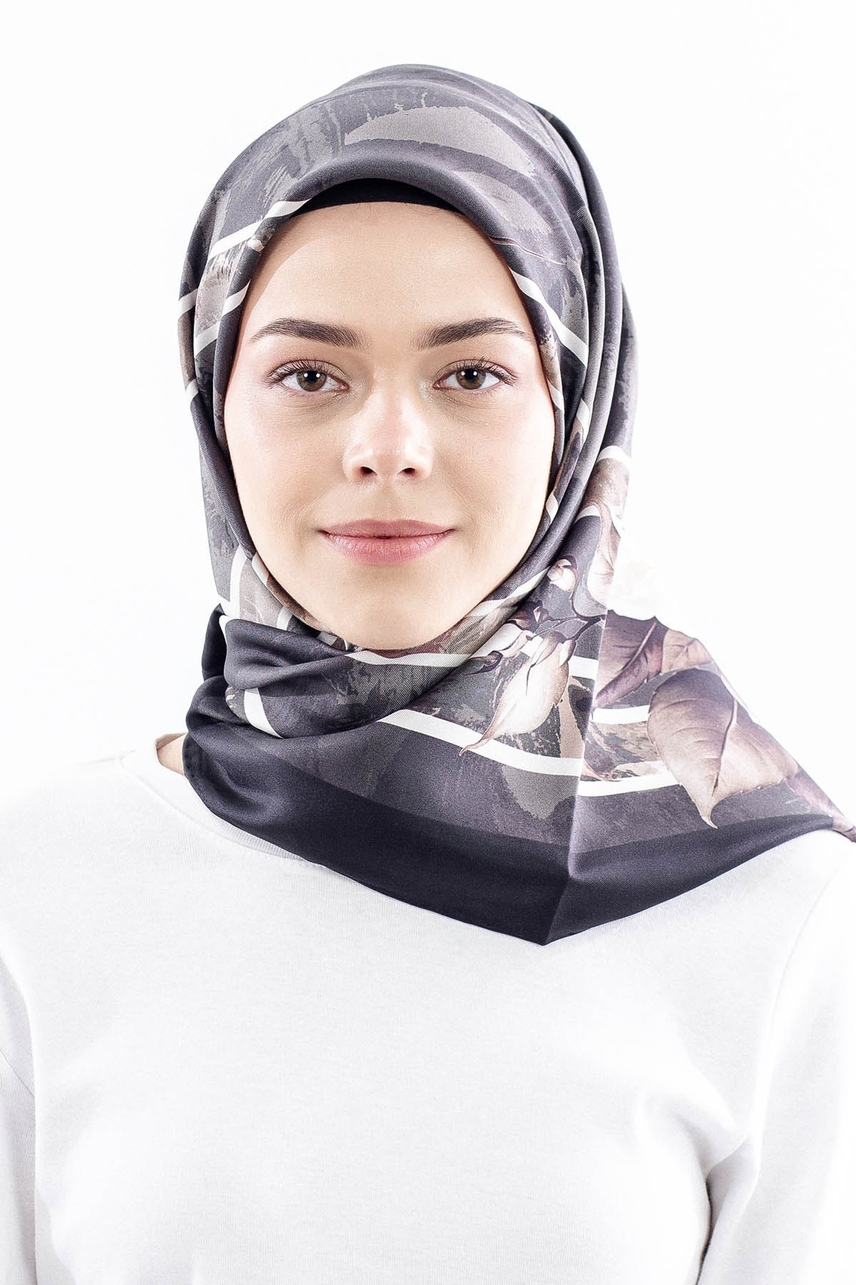 Dg18337 İpek Eşarp Çizgili Çiçek Twill Kumaş - Siyah