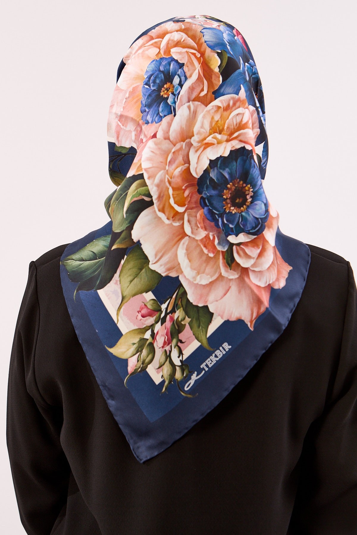 Dg18337 İpek Eşarp Twill Kumaş Çizgi Çiçek Desen - K Lacivert