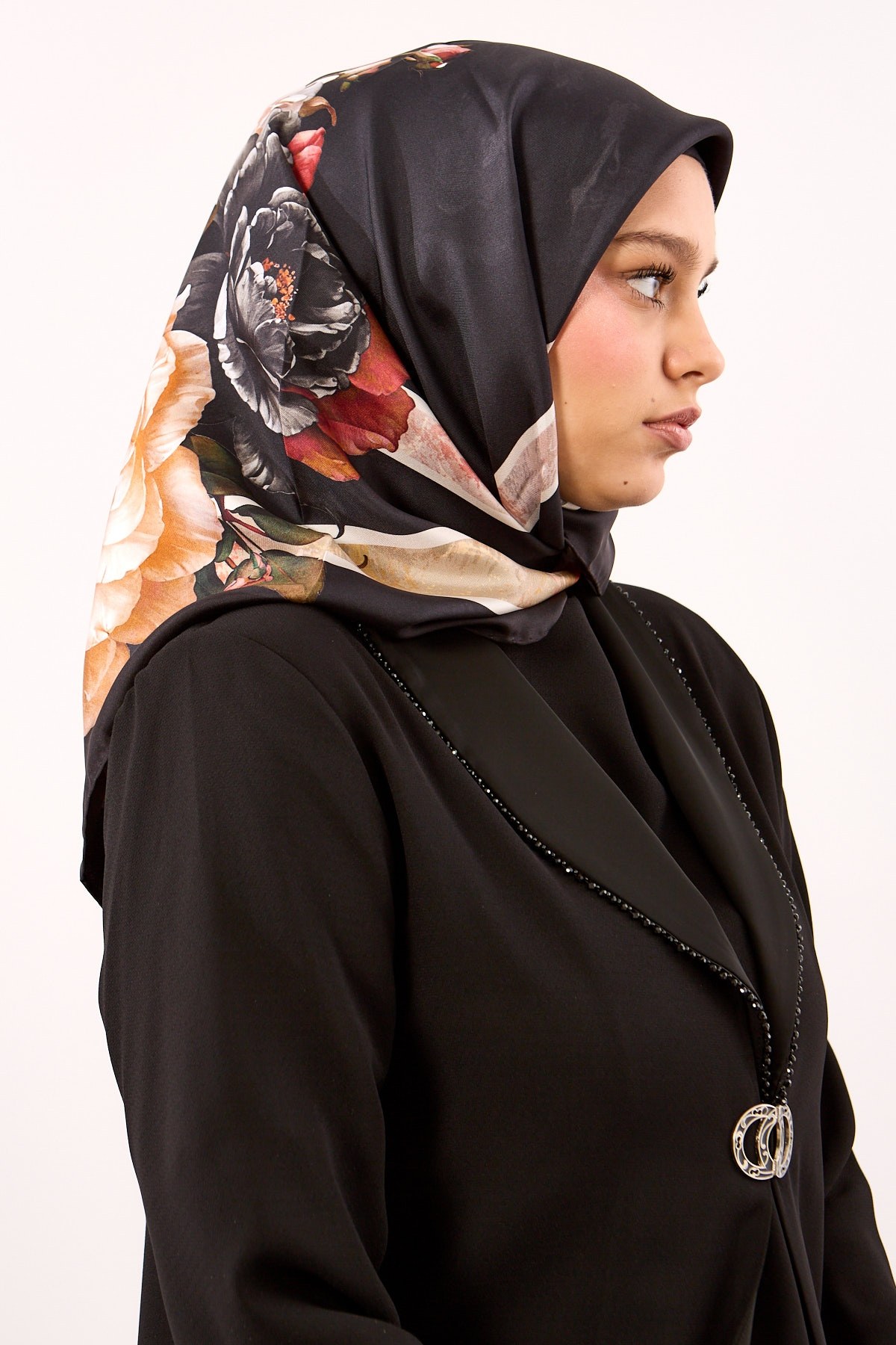 Dg18337 İpek Eşarp Twill Kumaş Çizgi Çiçek Desen - Siyah