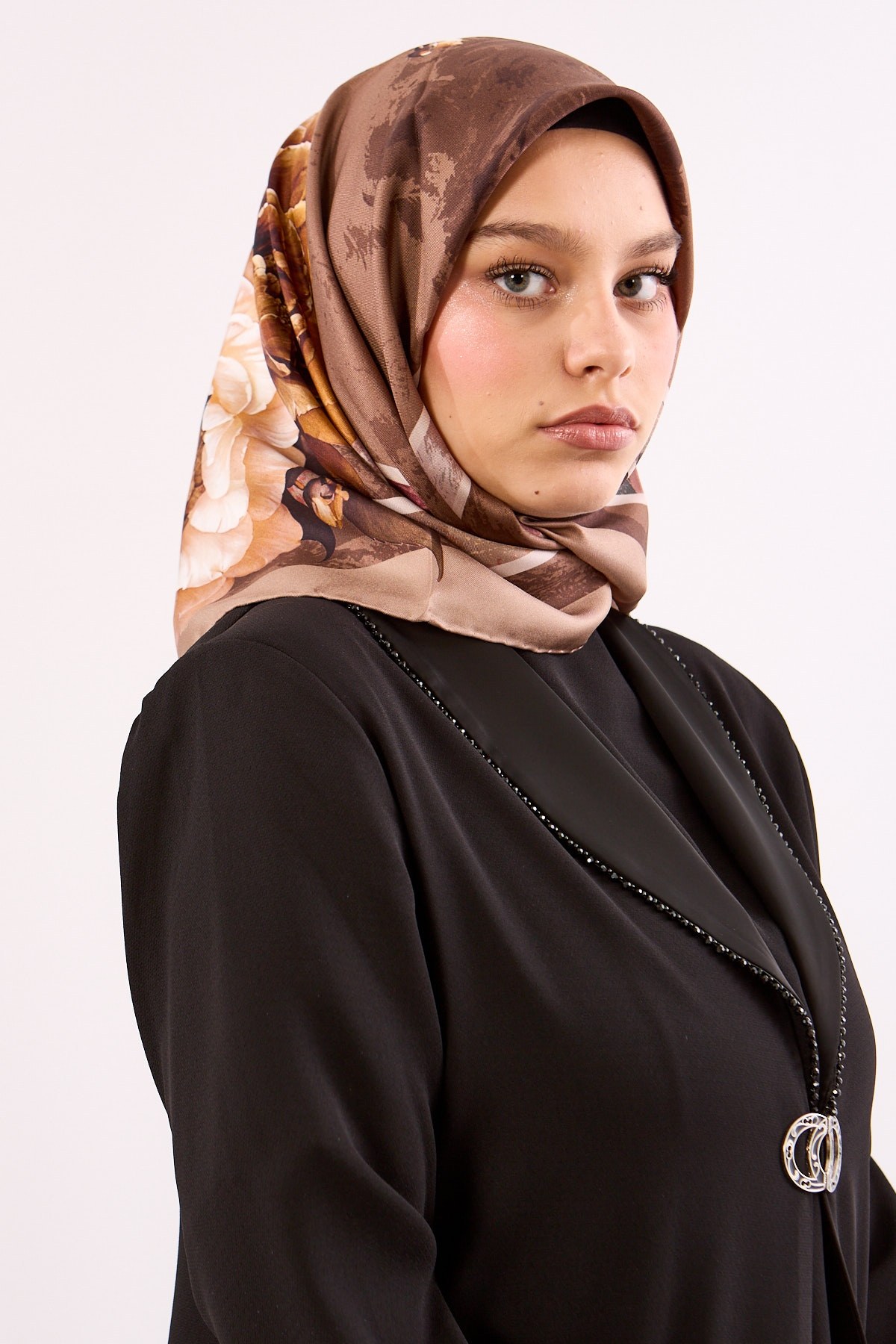 Dg18337 İpek Eşarp Twill Kumaş Çizgi Çiçek Desen - Vizon