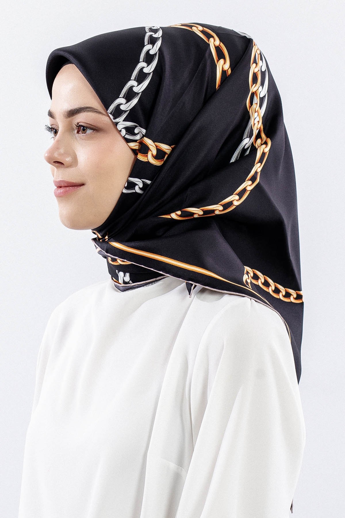 Dg18338 İpek Eşarp Zincir Twill Kumaş - Siyah Gold