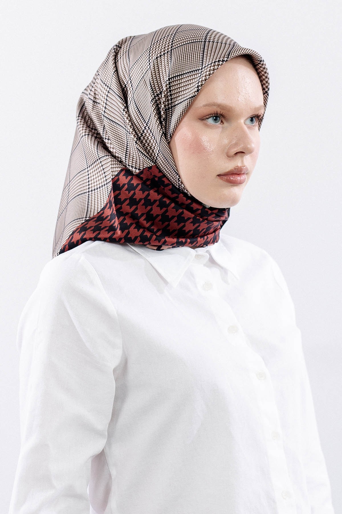 Dg7614 İpek Eşarp 90*90 Kazayağı Twill - Siyah Bordo