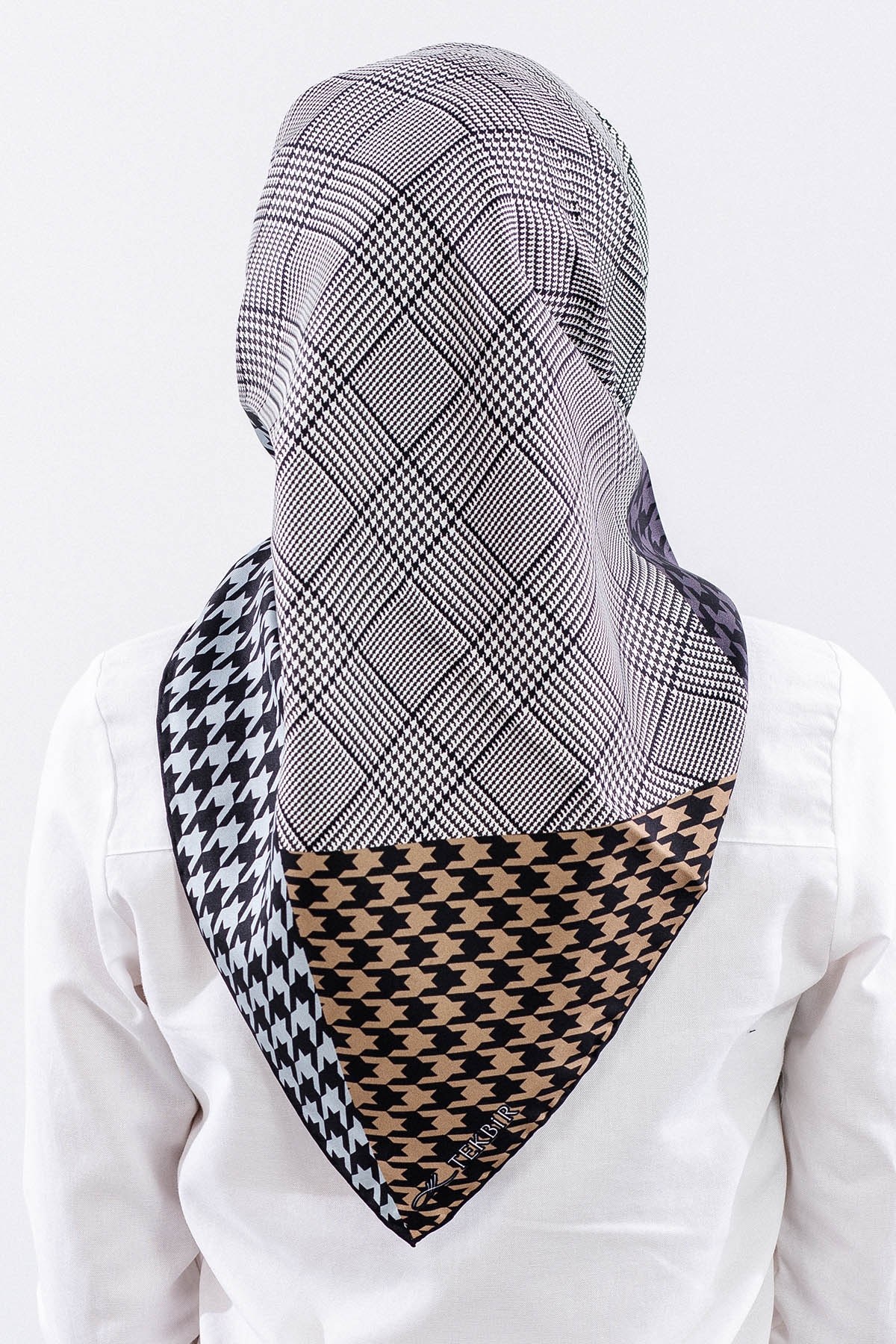 Dg7614 İpek Eşarp 90*90 Kazayağı Twill - Siyah Mürdüm