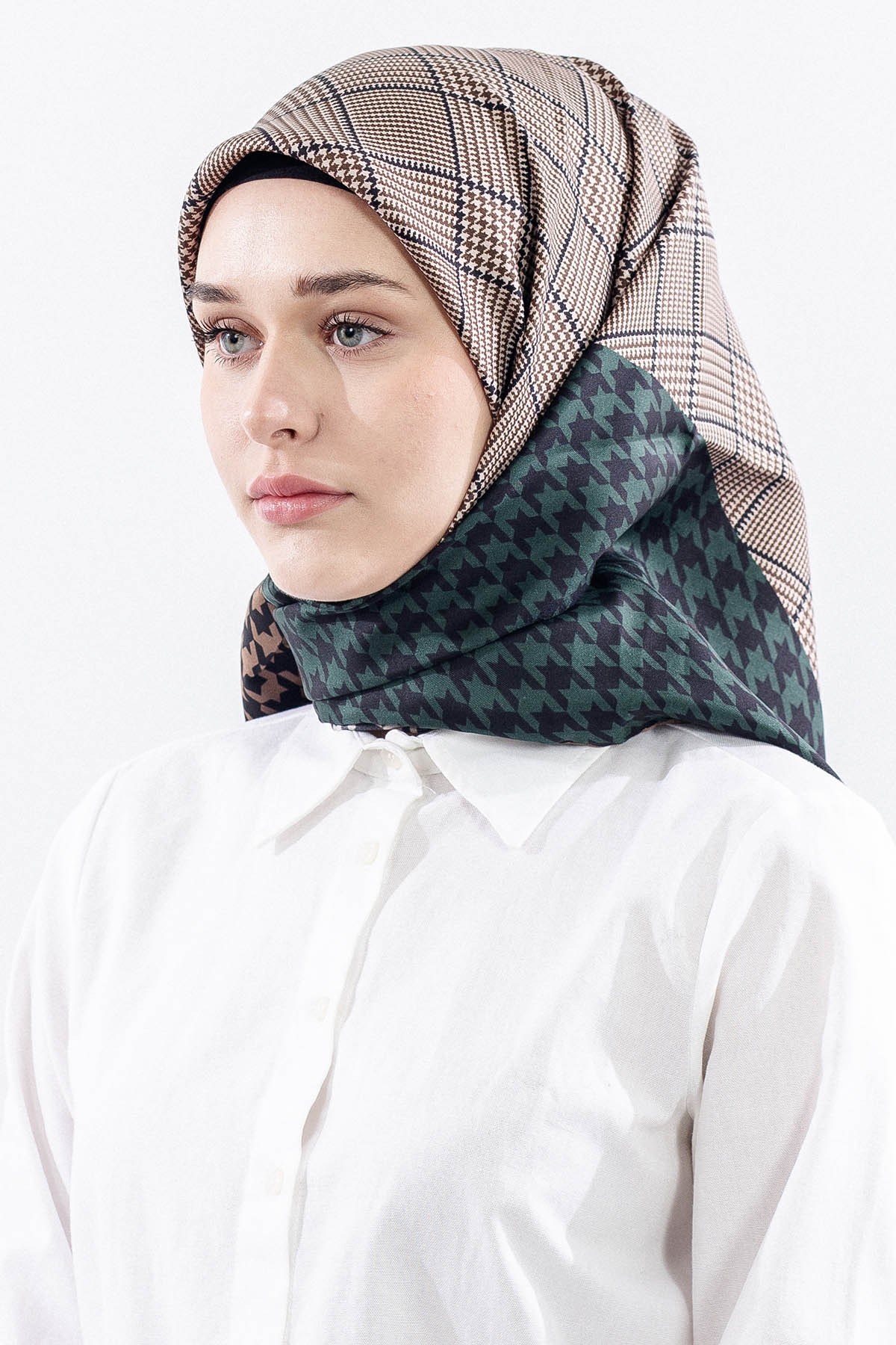Dg7614 İpek Eşarp Kare Kazayağı Desen - Bej Yeşil