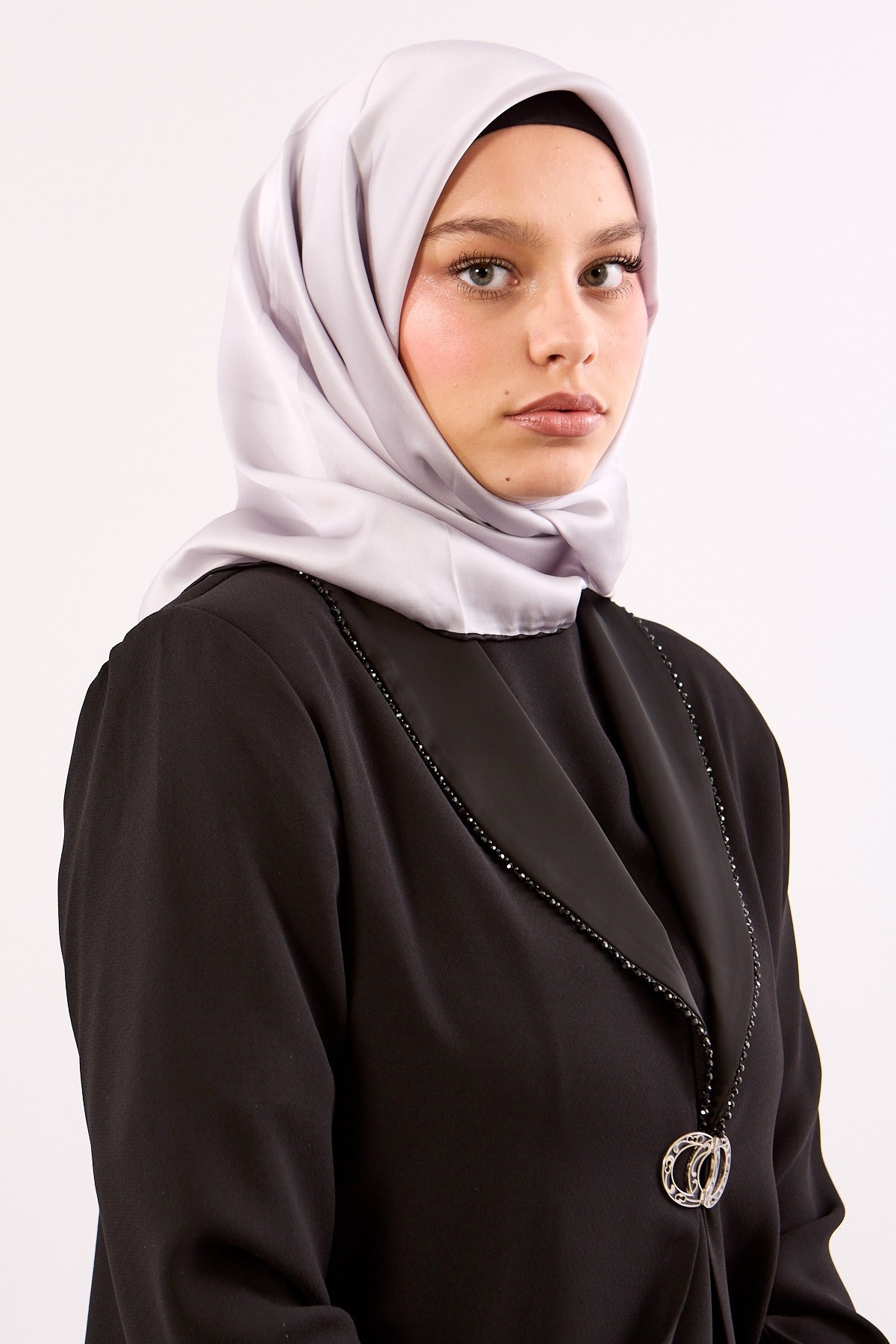 Sade İpek Eşarp 90*90 Sura Kumaş - Gri Siyah