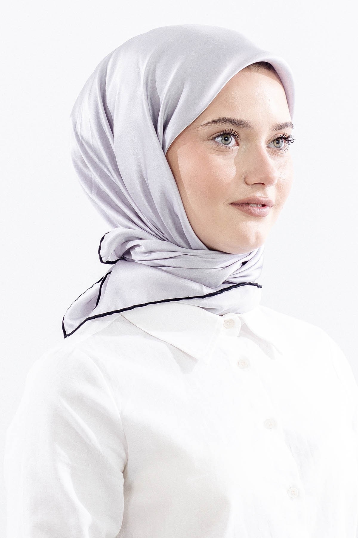 Sade İpek Eşarp 90*90 Sura Kumaş - Gri Siyah