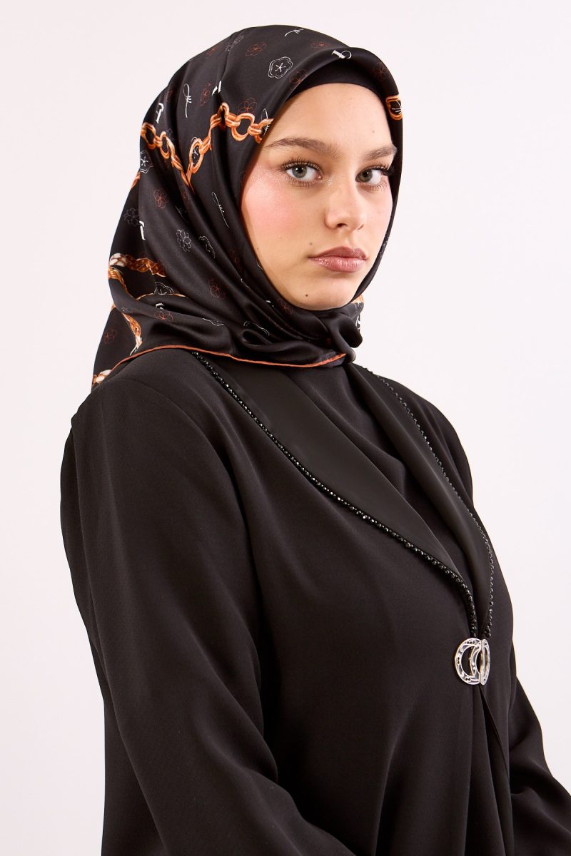4638 İpek Eşarp Sura Kumaş Logo Desen - Siyah Taba